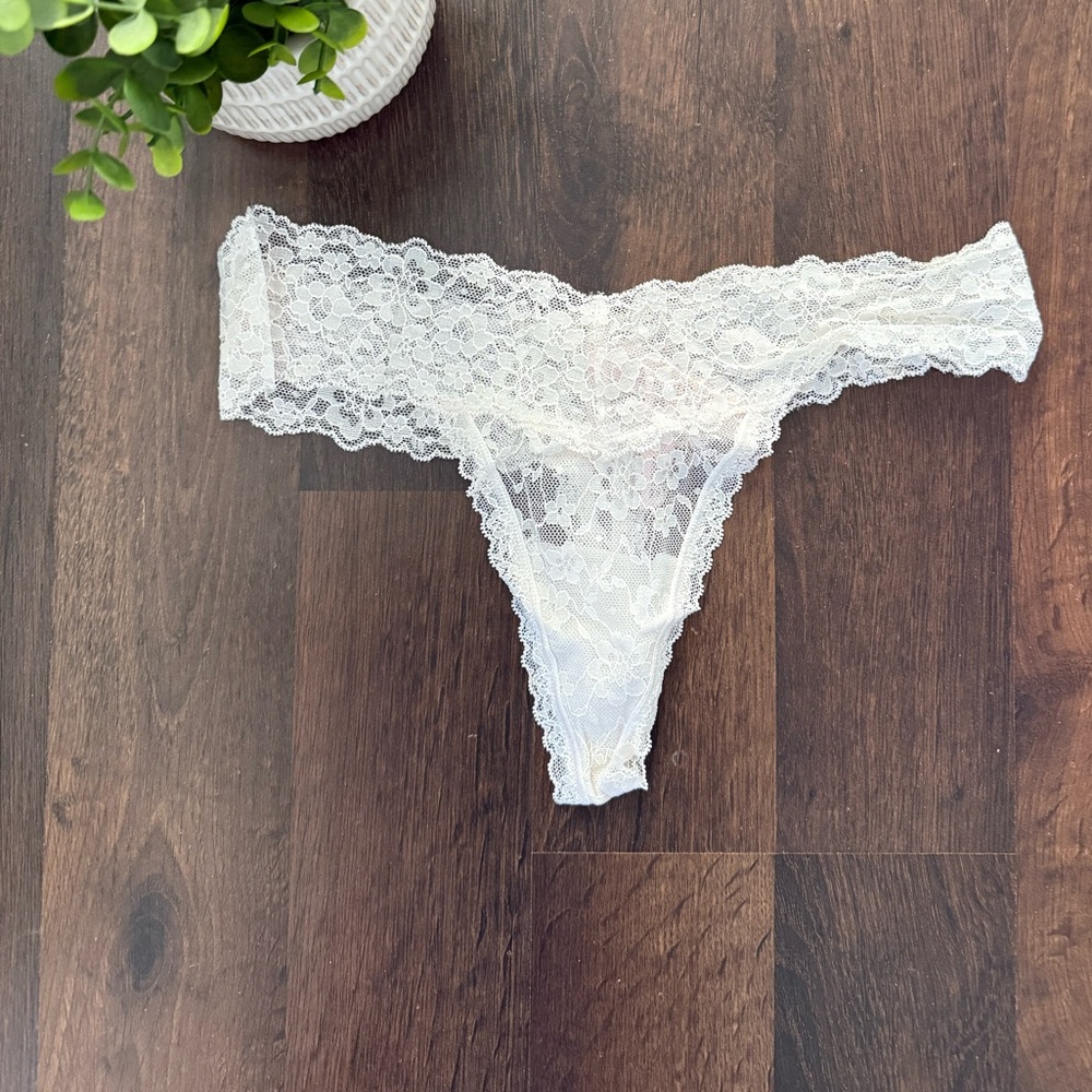 🆕 Victorias Secret Lace Thong